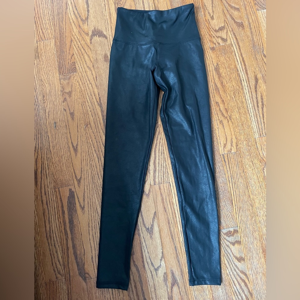 Strut This yoga Pants One Size NWT